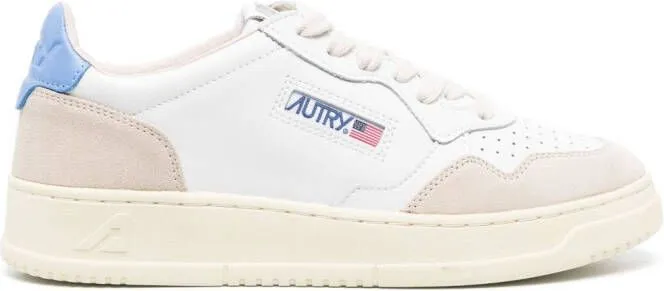 Autry logo-patch low-top sneakers White