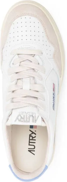 Autry logo-patch low-top sneakers White