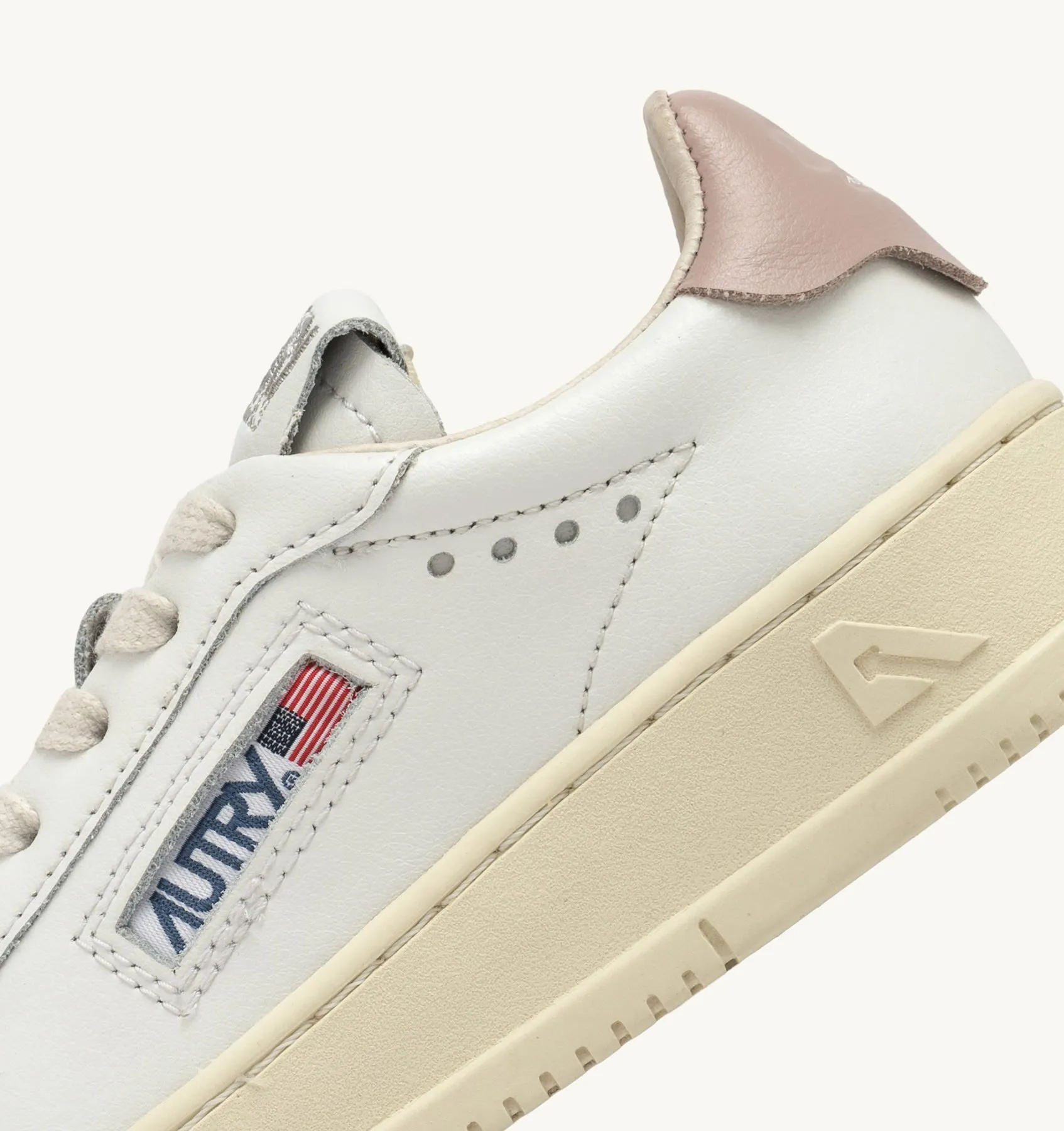 AUTRY SNEAKERS KID  DALLAS LOW SNEAKERS IN WHITE AND POWDER PINK LEATHER