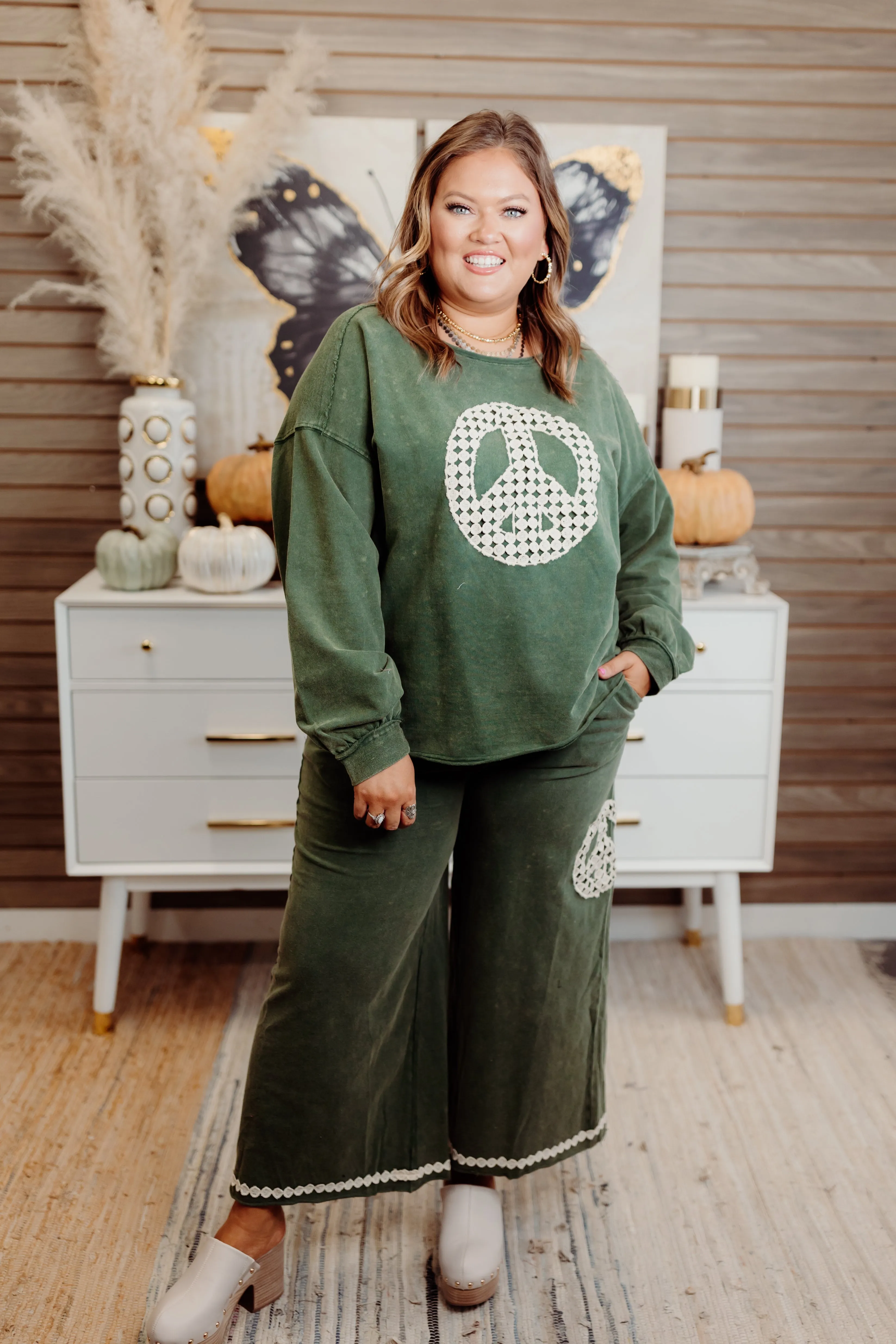 Hunter Green Washed Peace Embroidered Terry Pullover and Pant Set