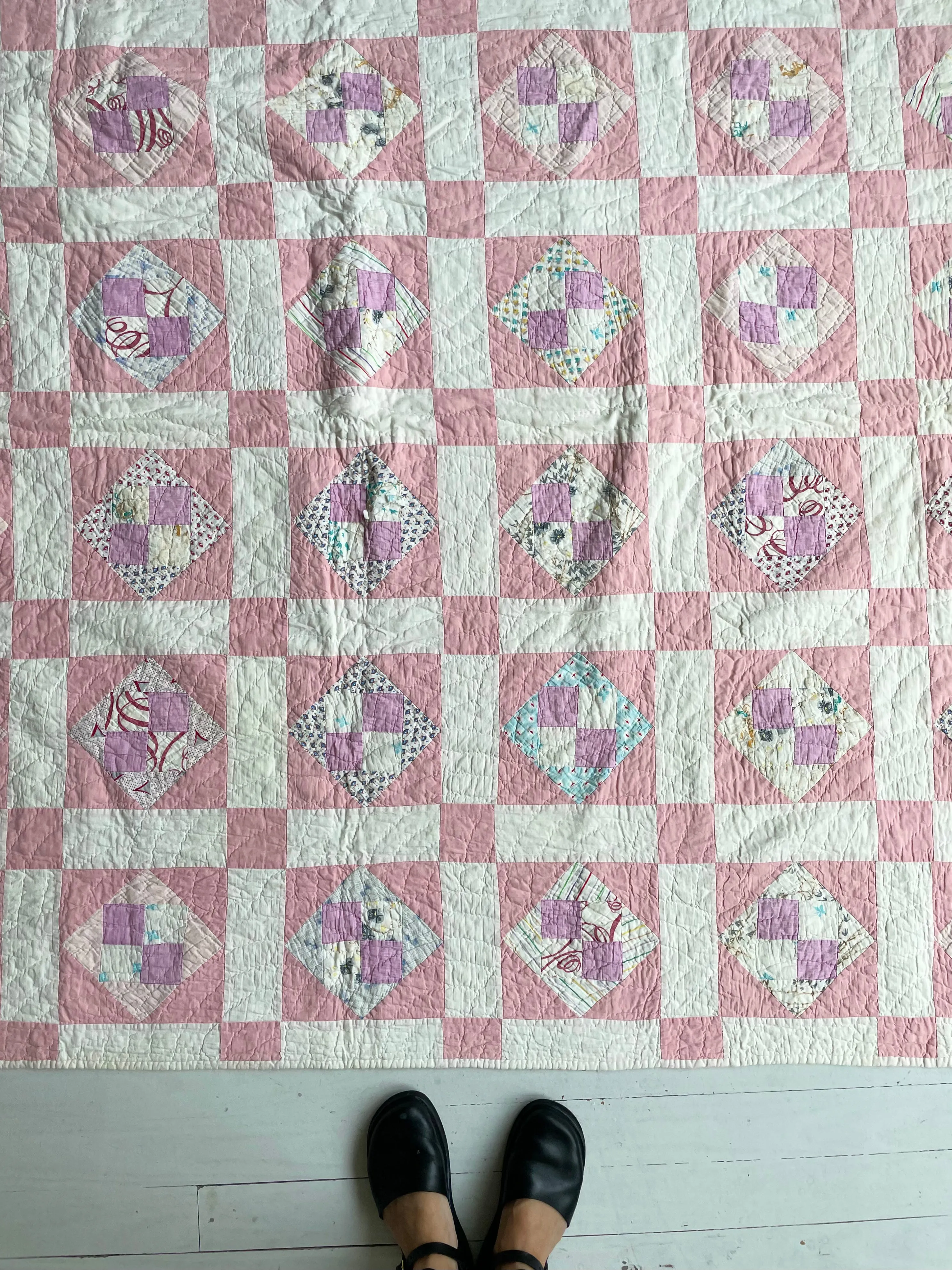 Vintage Hourglass Quilt